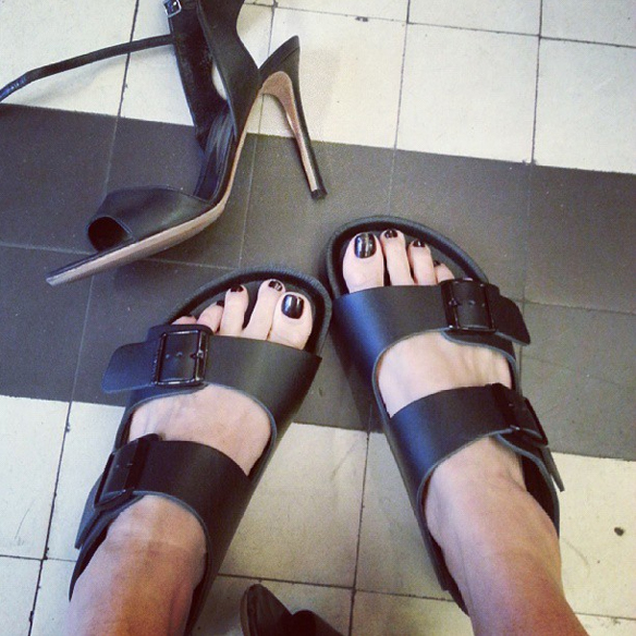 ... sandals_ugly_shoes_birkenstock_black_negro_white_blanco_silver